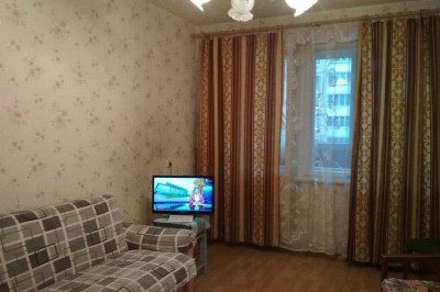 Ст.м.Уручье, Шугаева 11 , 1-но комн.кв. готовая к проживанию