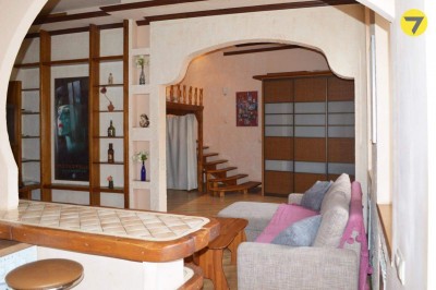 Продажа 2-комнатной квартиры в Минске, ул. Интернациональная, д. 14